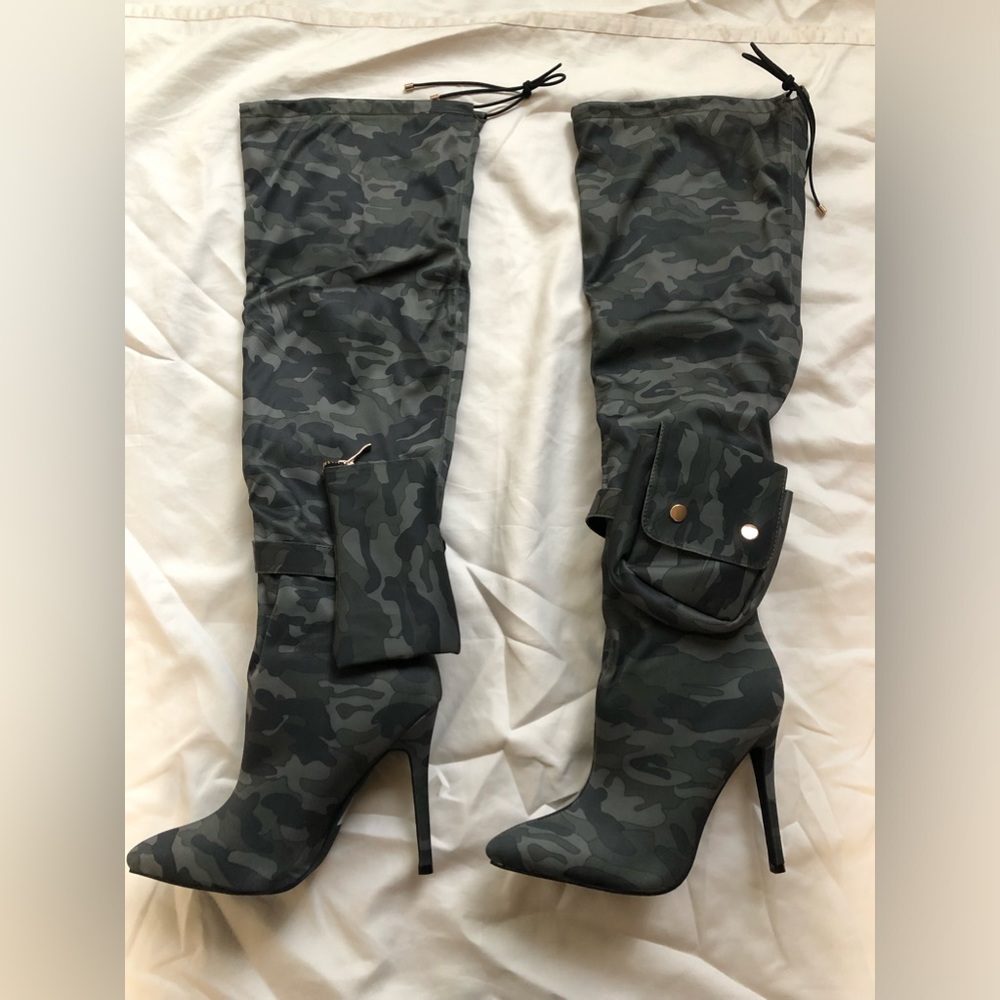 AZALEA WANG CAMO HIGH HEEL KNEE HIGH BOOTS SIZE: 8.5